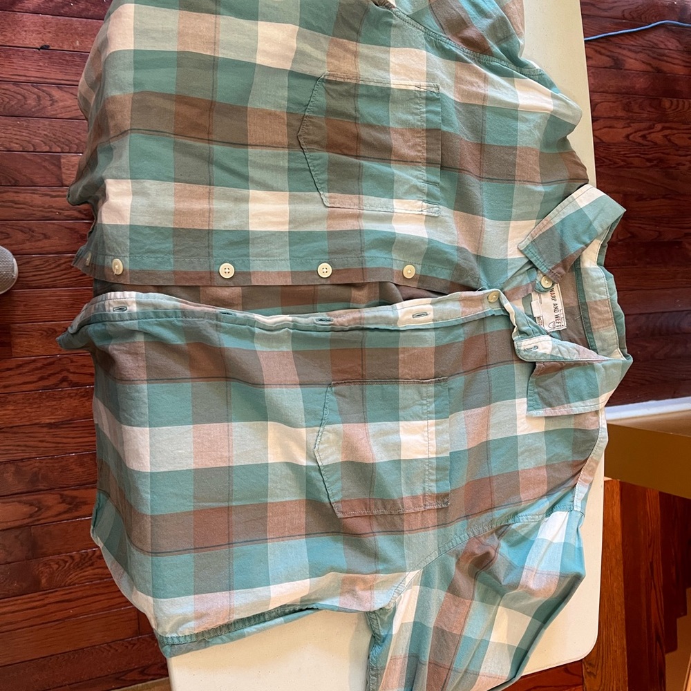 Warp and weft Mens medium long sleeve button down shirt.